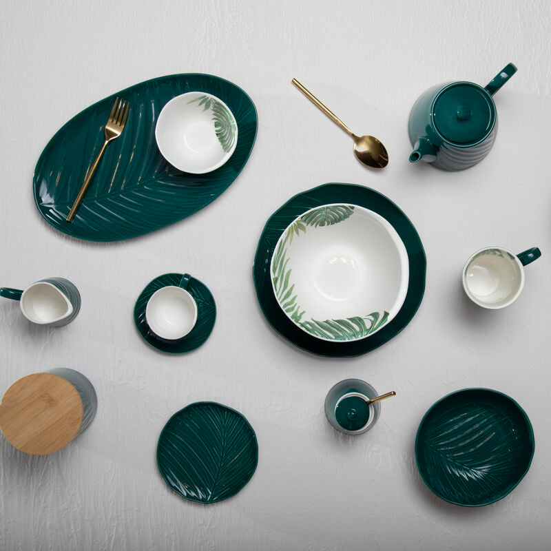 16 Piece Gold Finish Cutlery Set | Modern Retro
