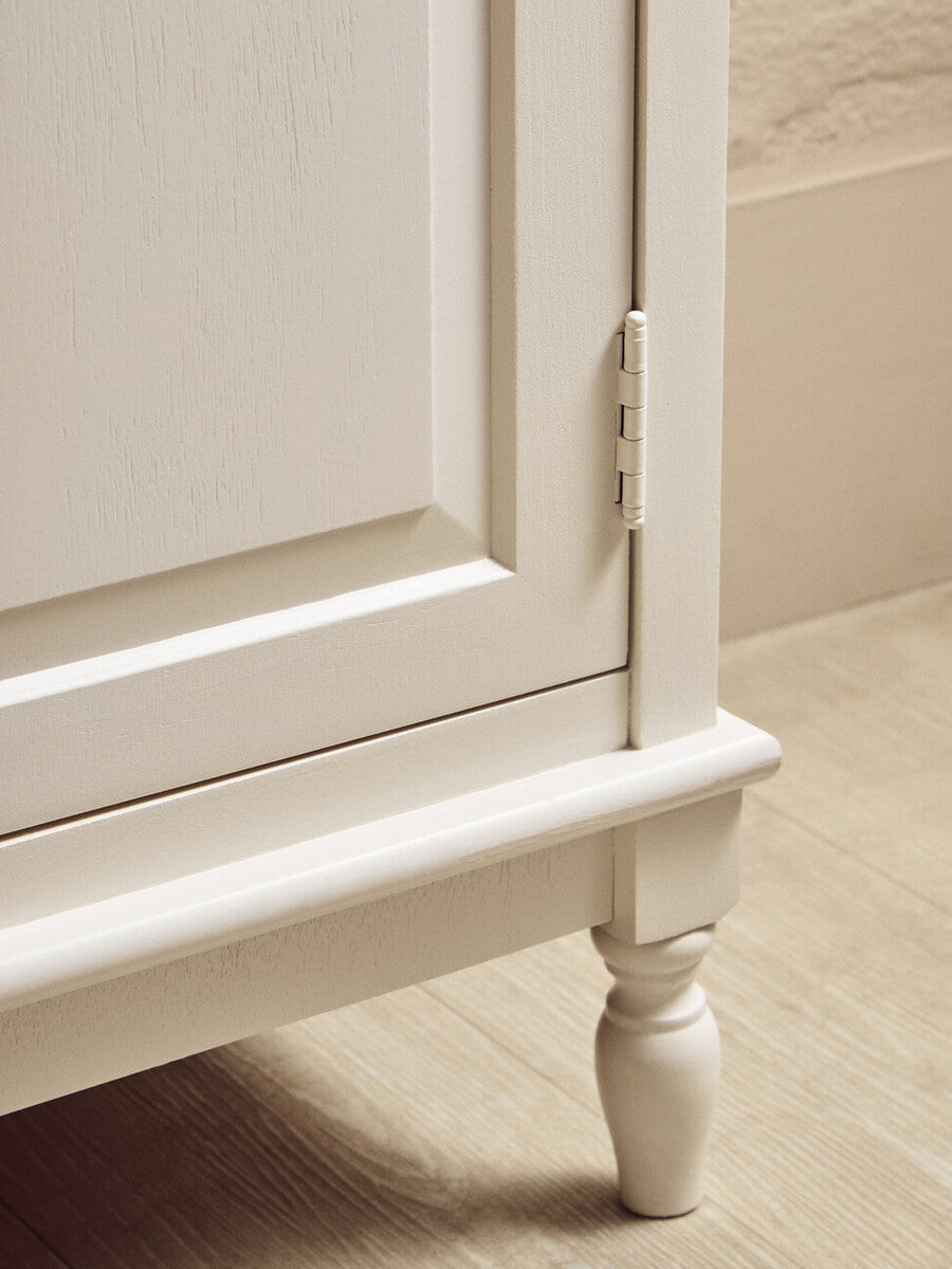 Heritage White Wooden 2 Door Sideboard with Drawers