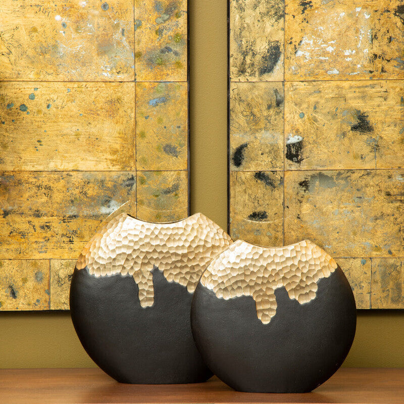 Small Black and Gold Round Vase | Daito