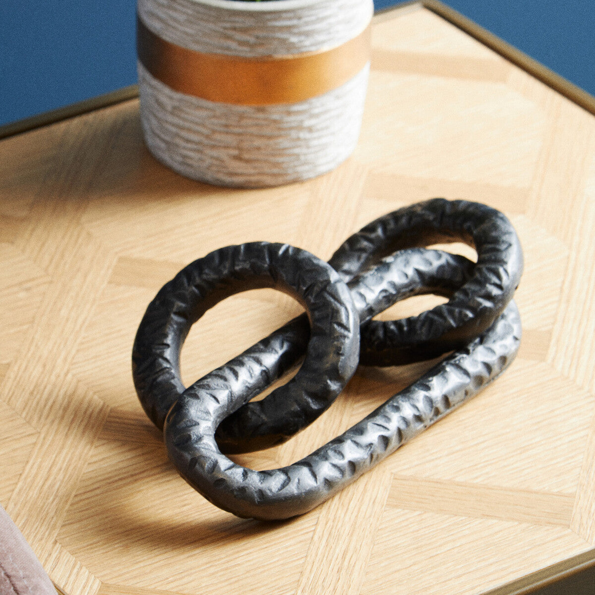 Grey Chain Sculpture | Prato