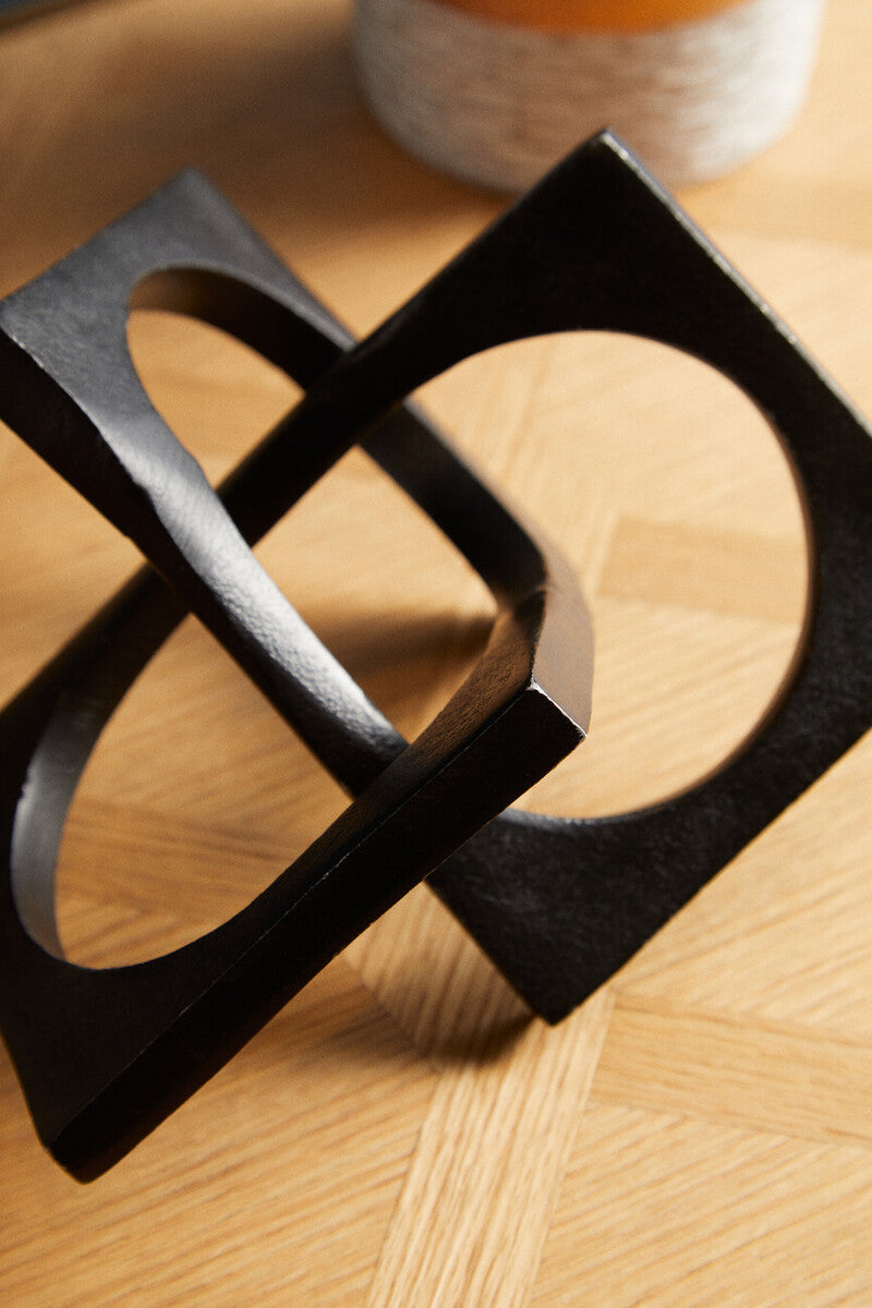 Black Finish Square Knot Sculpture | Prato