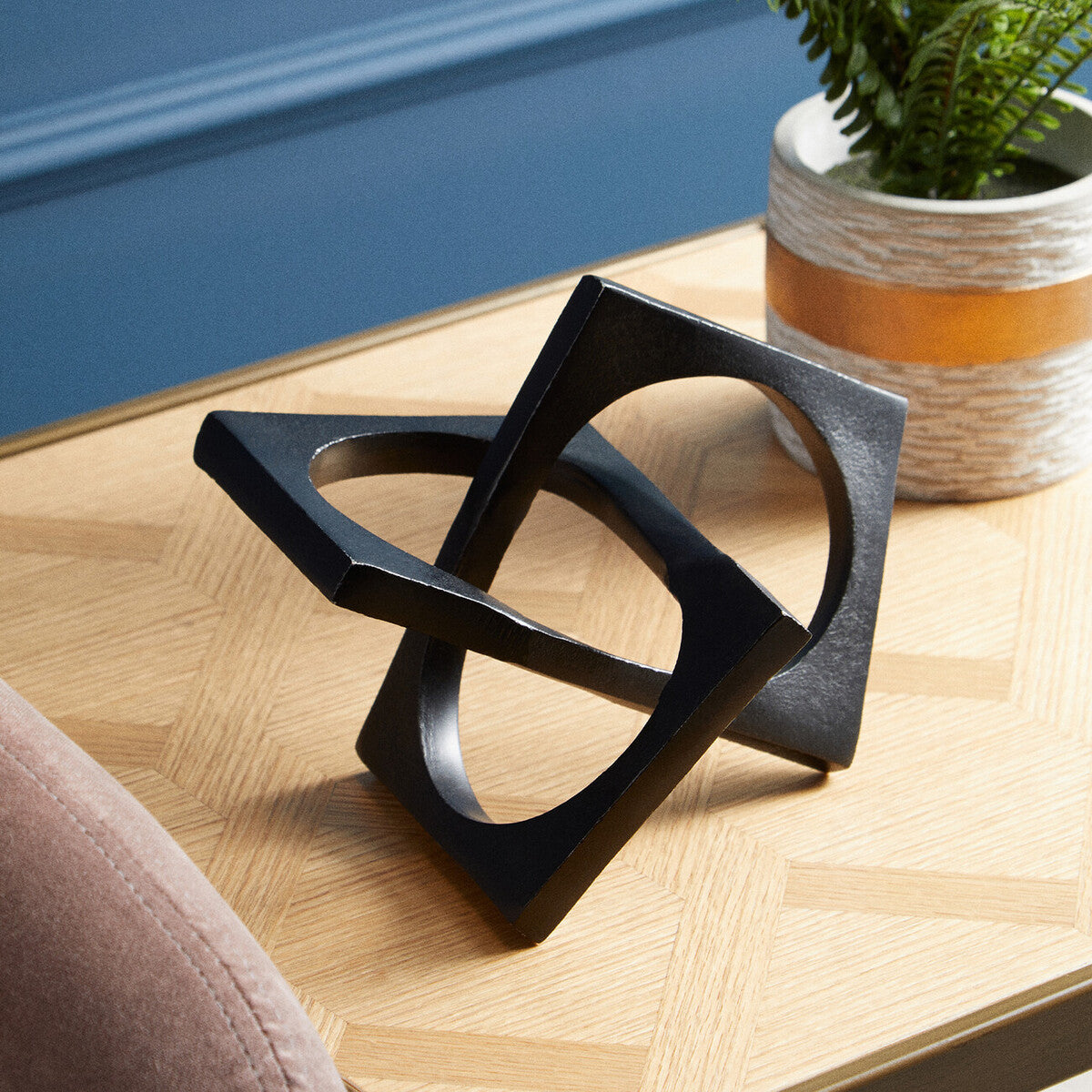Black Finish Square Knot Sculpture | Prato