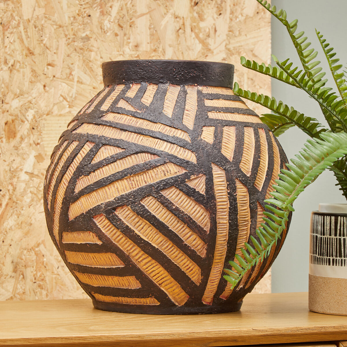 Round Natural and Black Vase | Darnell