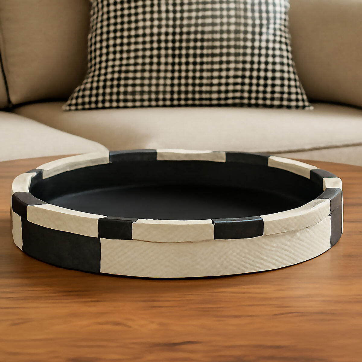 Black and White Round Tray | Ezra
