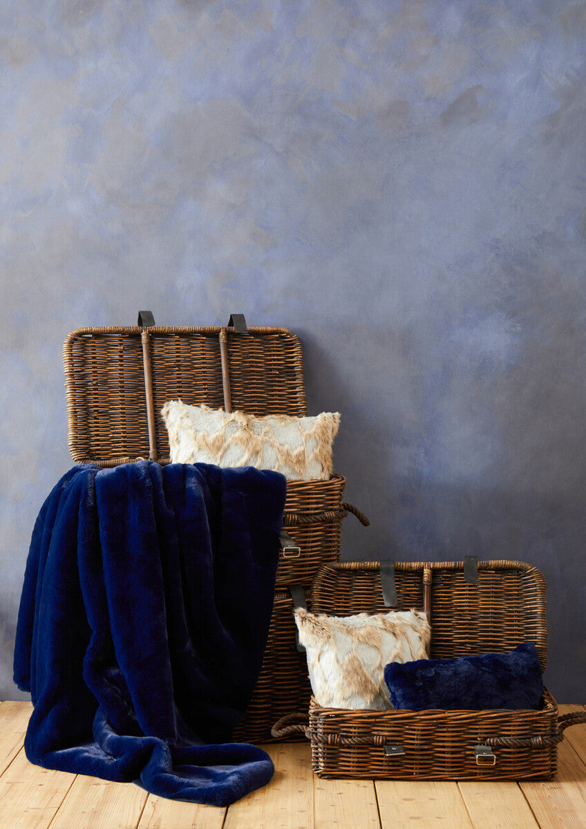 Bosie Navy Blue Faux Fur Throw | Lamina