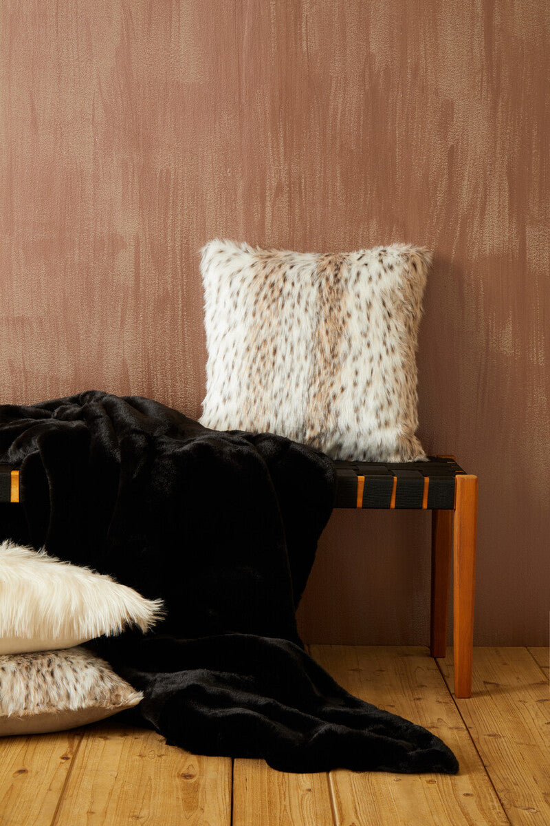 Bosie Black Faux Fur Throw | Lamina