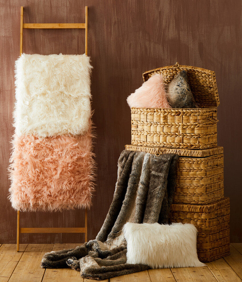 Bosie Pink Faux Fur Throw | Lamina