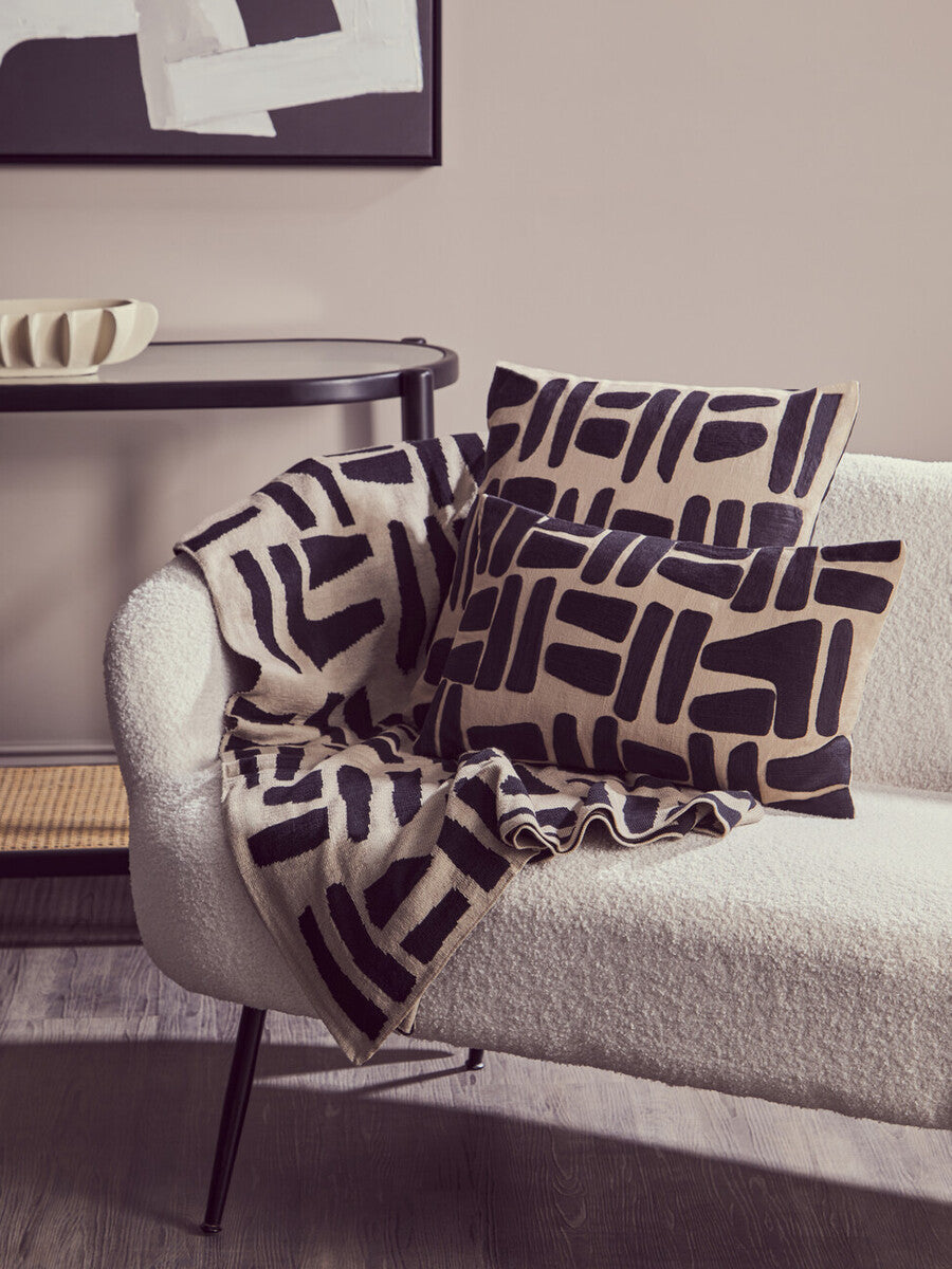 Natural and Black Throw | Bosie Ozella