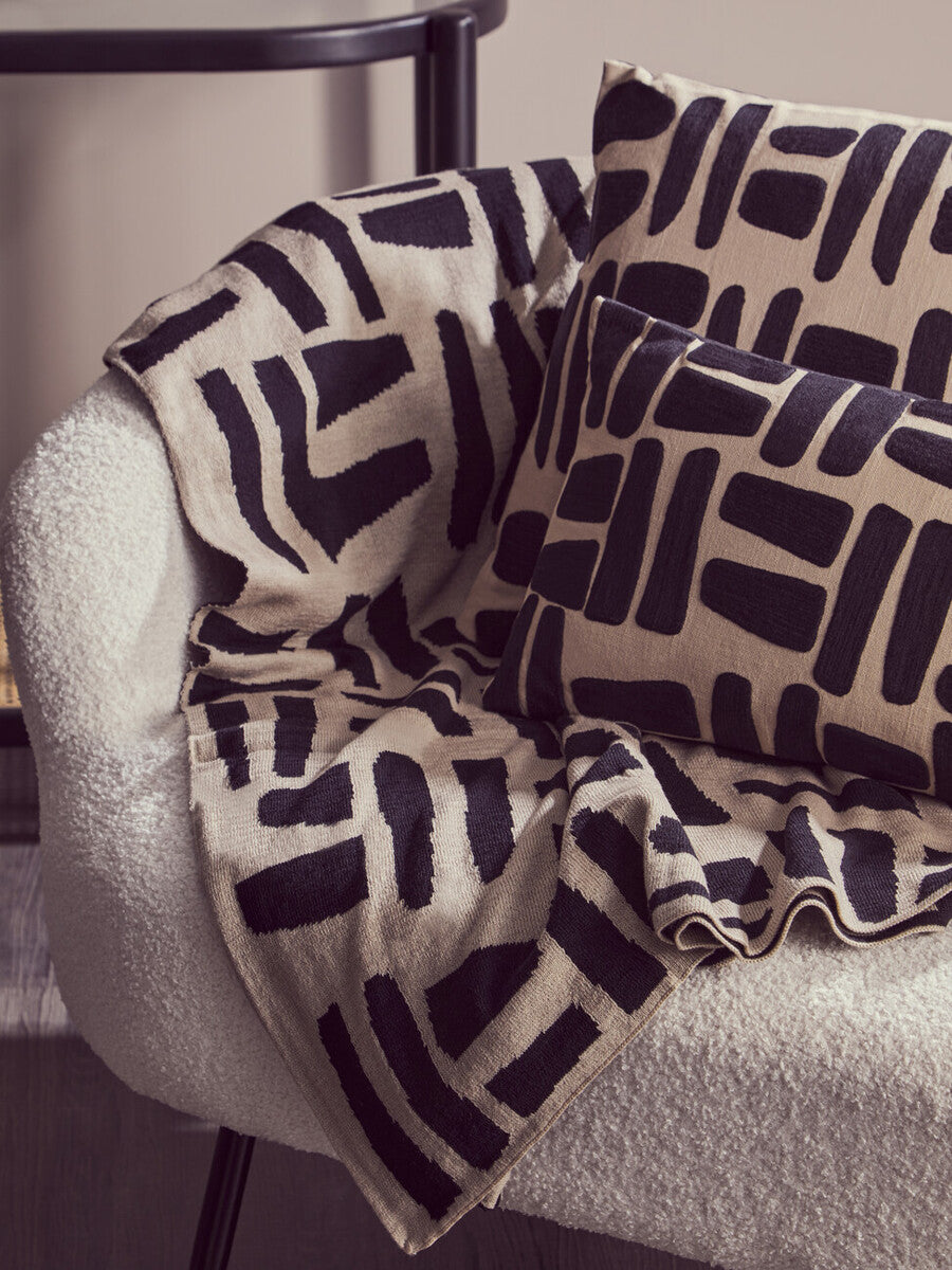 Natural and Black Throw | Bosie Ozella