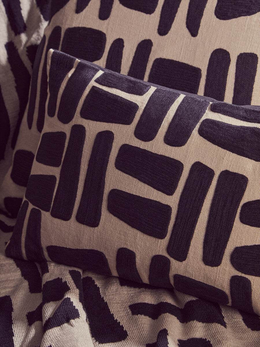 Natural and Black Throw | Bosie Ozella