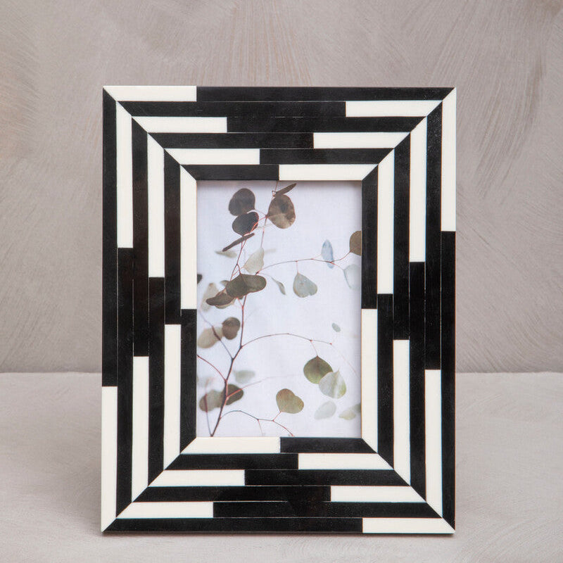 4In X 6In Black And White Stripe Photo Frame | Donato