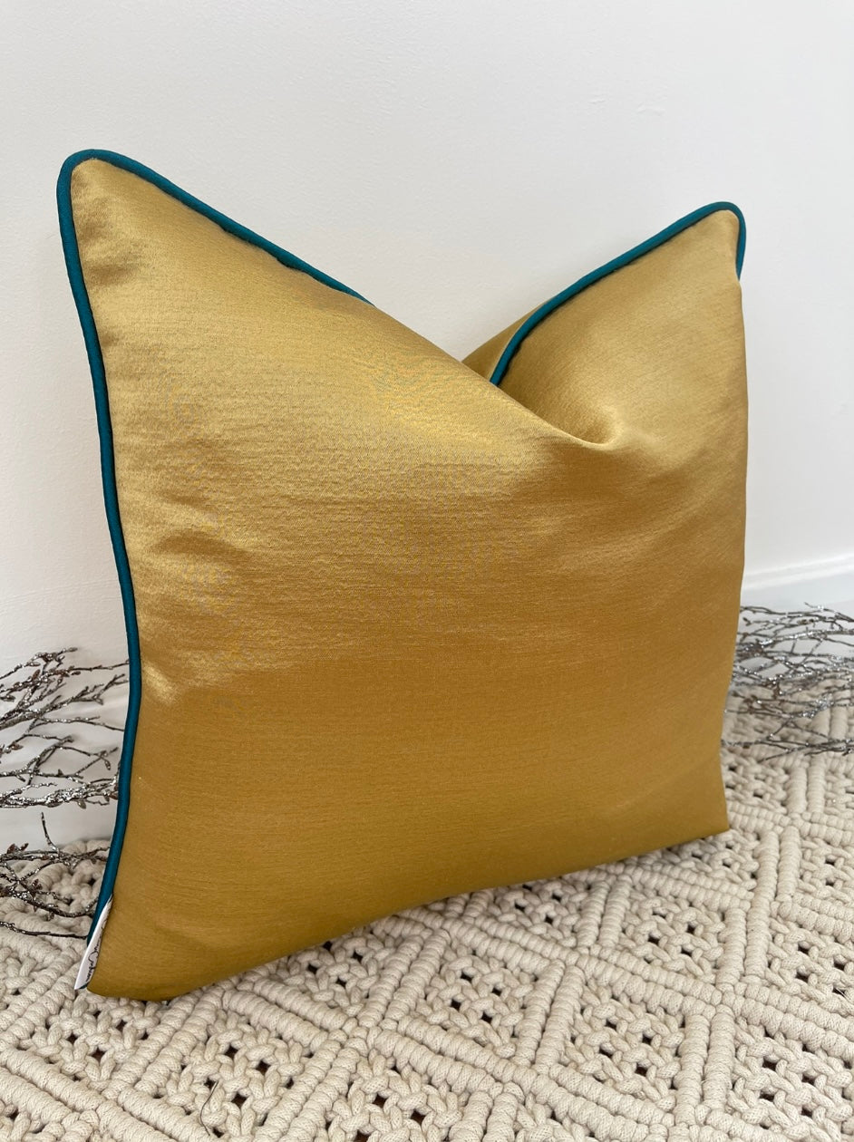 The Couture Cushion - The Gold Laura - Style No. 131