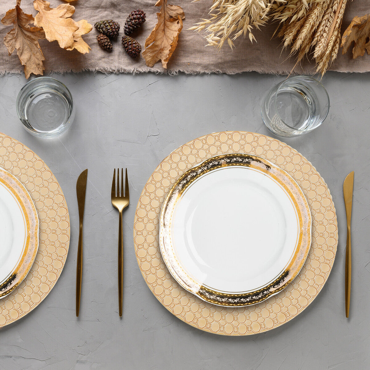 Gold Charger Plate with Octagon Pattern Rim | Dia
