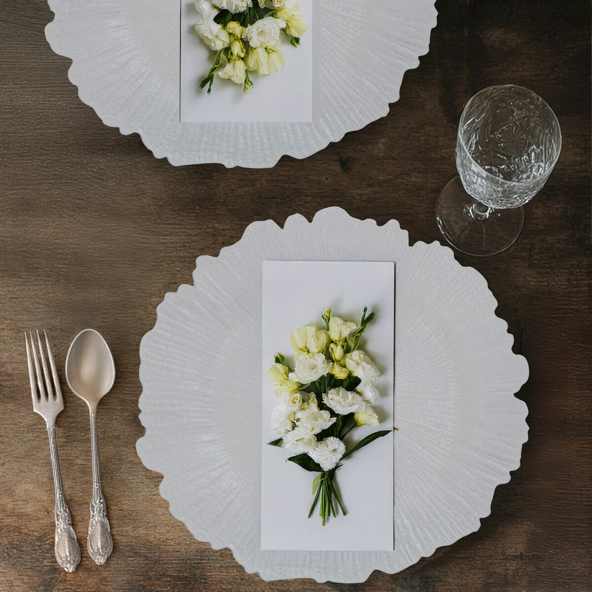 Set of Four 33cm White Reef Charger Plates | Dia