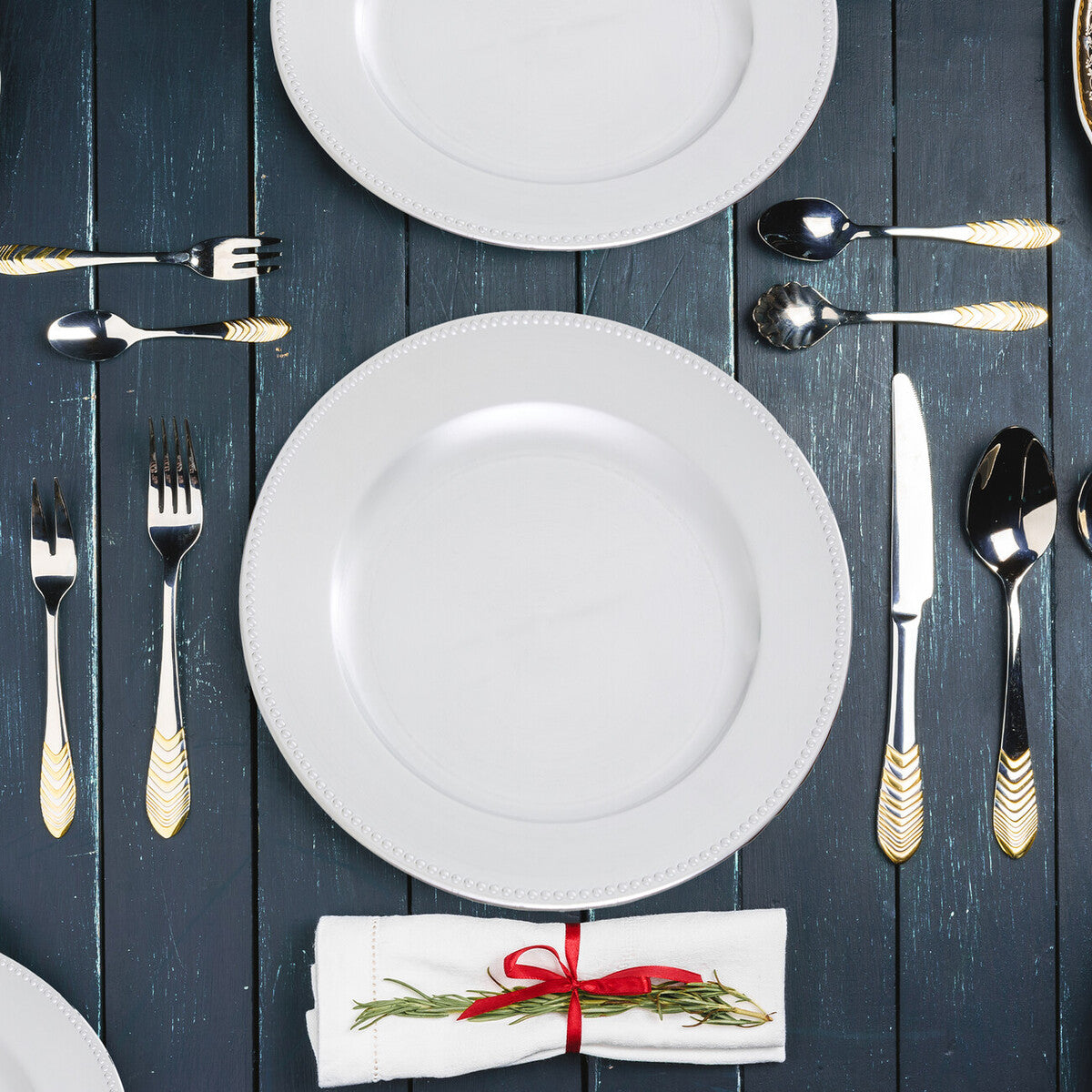 Set of Four 33cm Silver Finish Dotted Charger Plates | Dia
