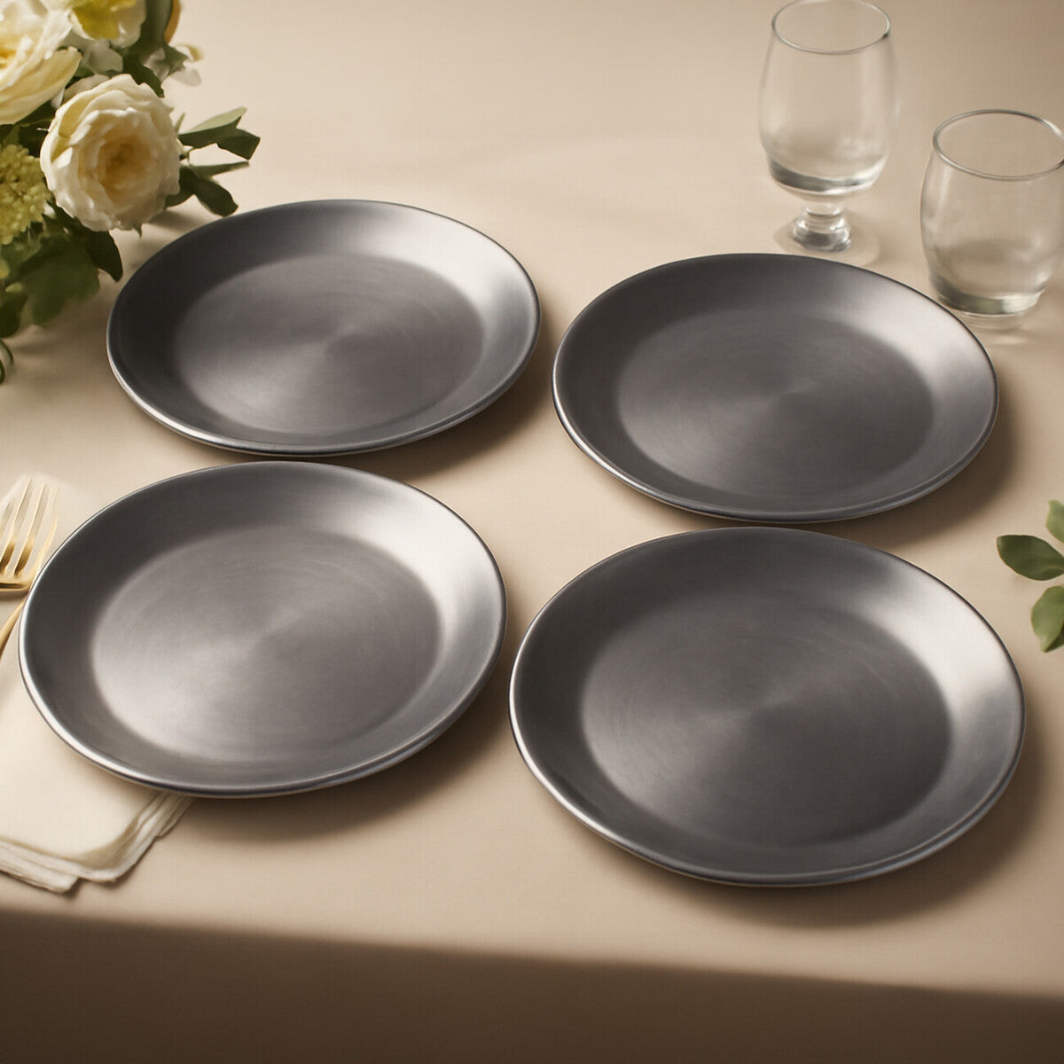 Set of Four 33cm Dia Silver Coupe Charger Plate | Paxton