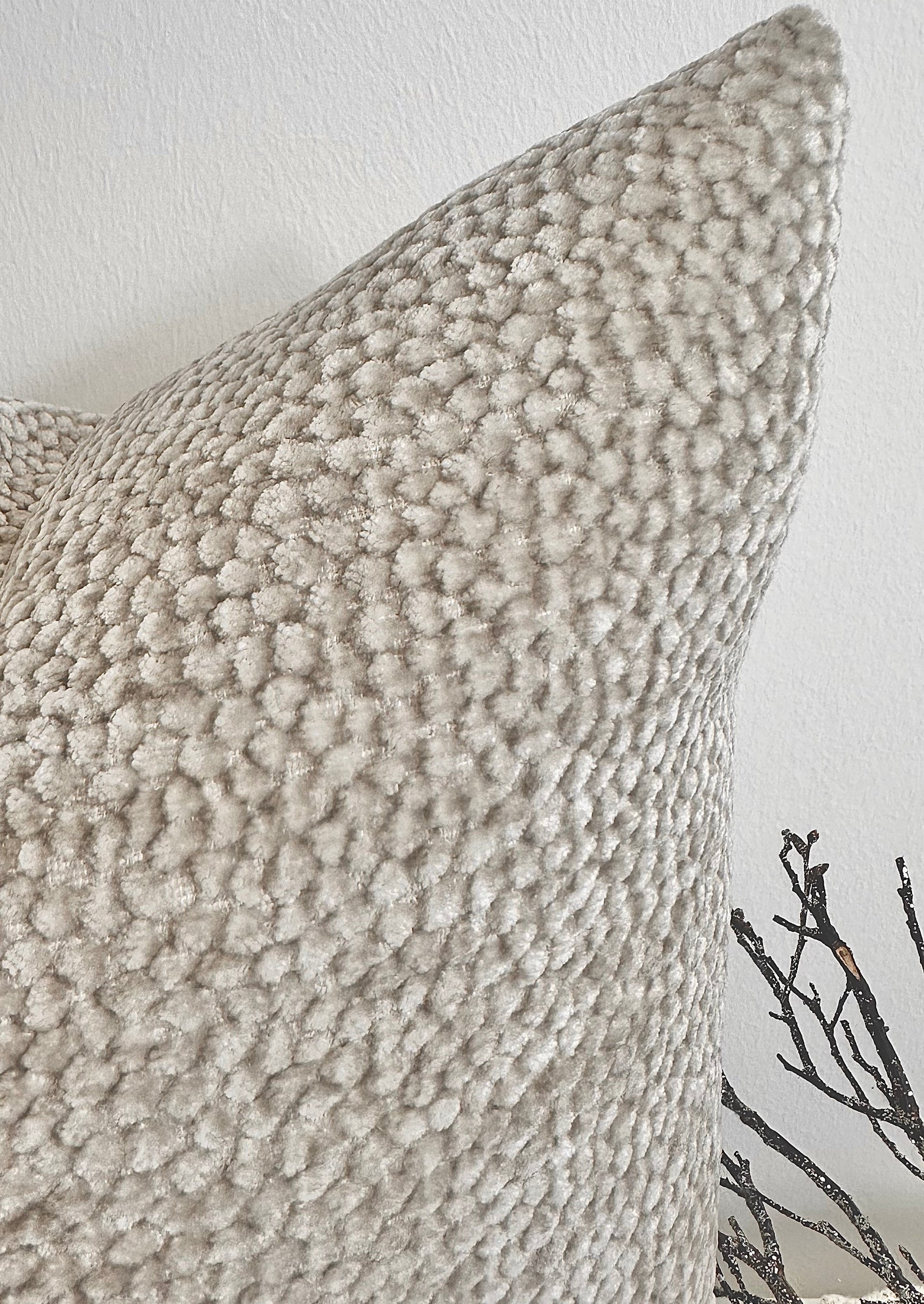 The Couture Cushion - The Beige Meia - Style No. 9