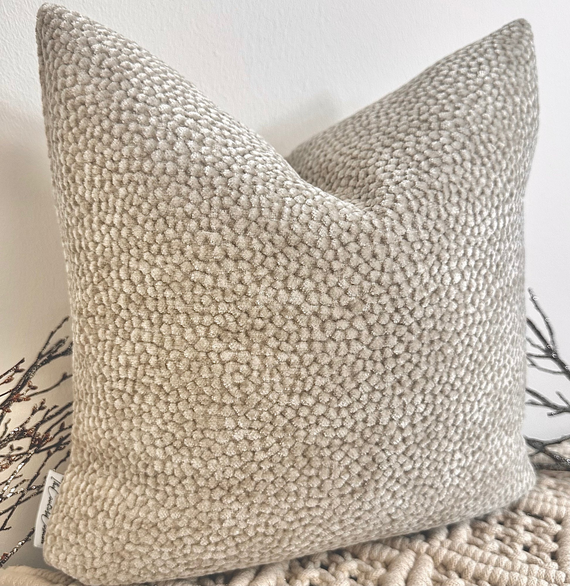 The Couture Cushion - The Beige Meia - Style No. 9