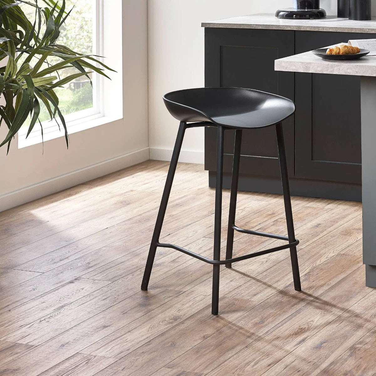 Set Of 2 Renzo Bar Stools