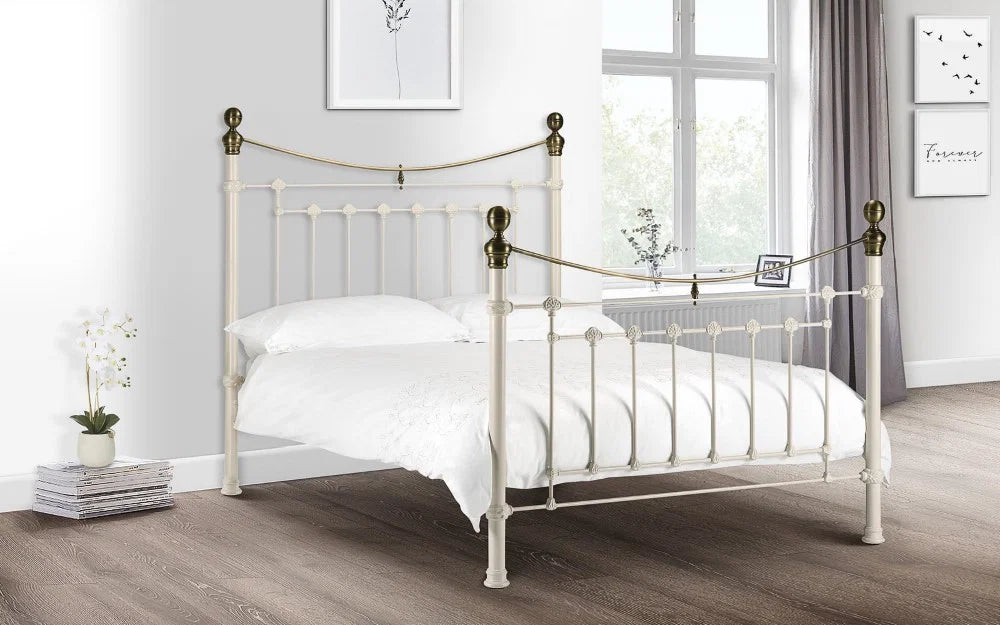 Victoria Bed