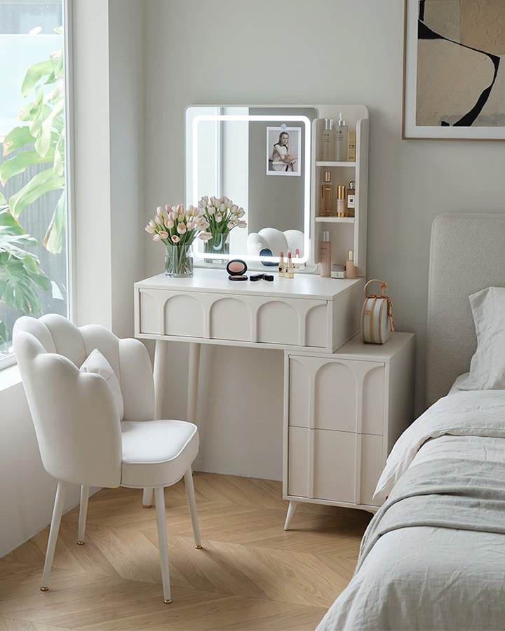 Kincaid Dressing Table with Mirror