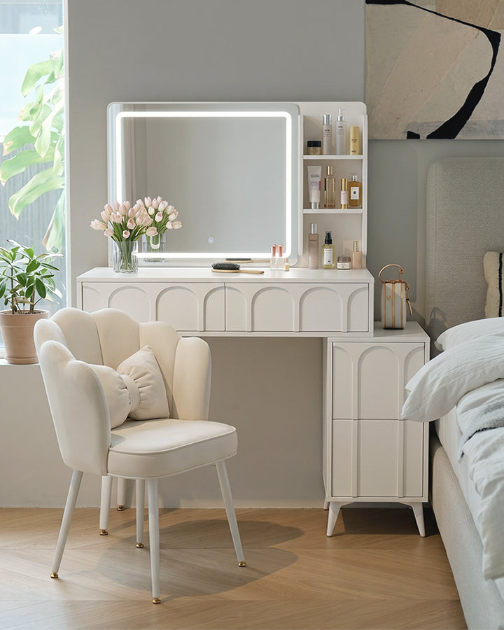 Kincaid Dressing Table with Mirror