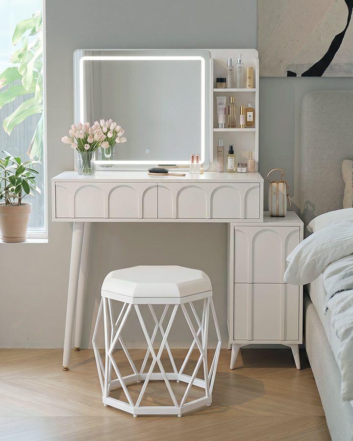 Kincaid Dressing Table with Mirror