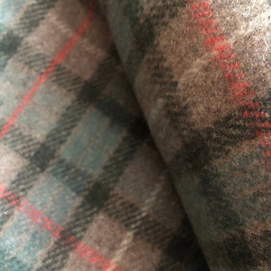 Hunting Recycled Wool Blanket in Soft Tartan Check