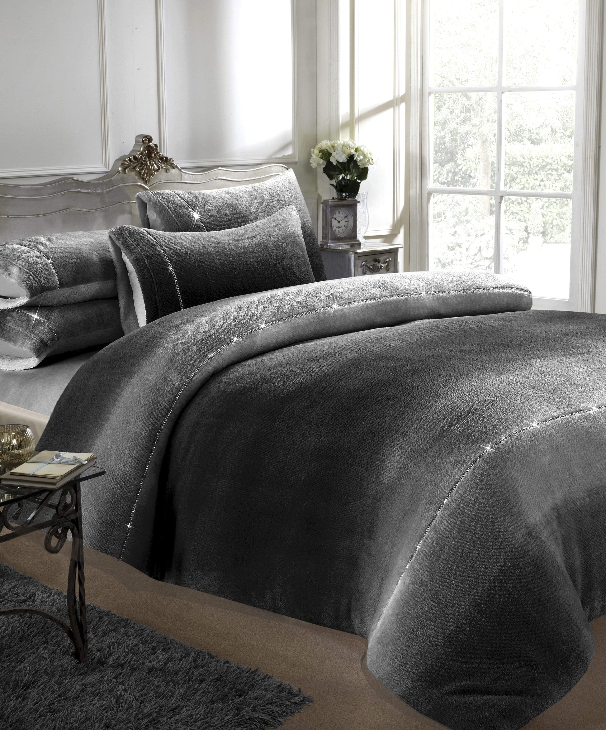 OLIVIA ROCCO Ombre Teddy Fleece Duvet Set With Diamante Detailing Two-Tone Luxury Bedding