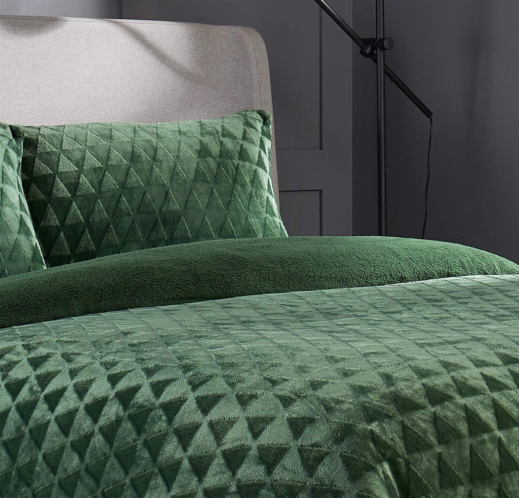 OLIVIA ROCCO Geometric Reversible Teddy Bear Faux Fur Duvet Set Ultra Soft Bedding