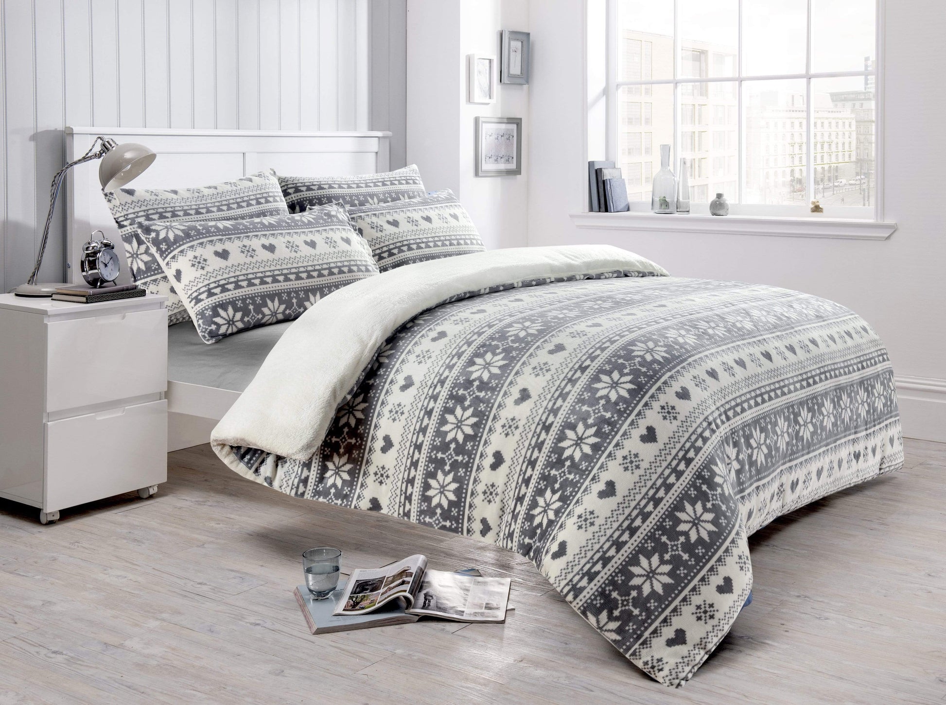 OLIVIA ROCCO Nordic Fair Isle Reversible Teddy Fleece Duvet Set With Pillowcases
