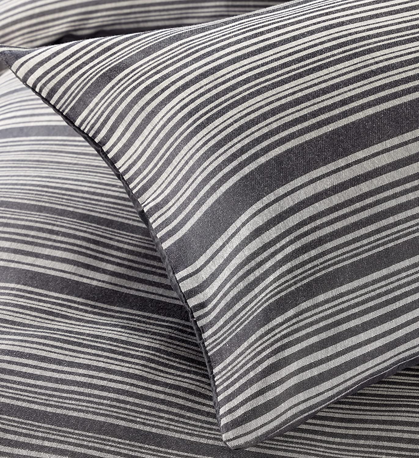 OLIVIA ROCCO Stripe Jacquard Reversible Cotton Blend Duvet Cover Set With Pillowcases