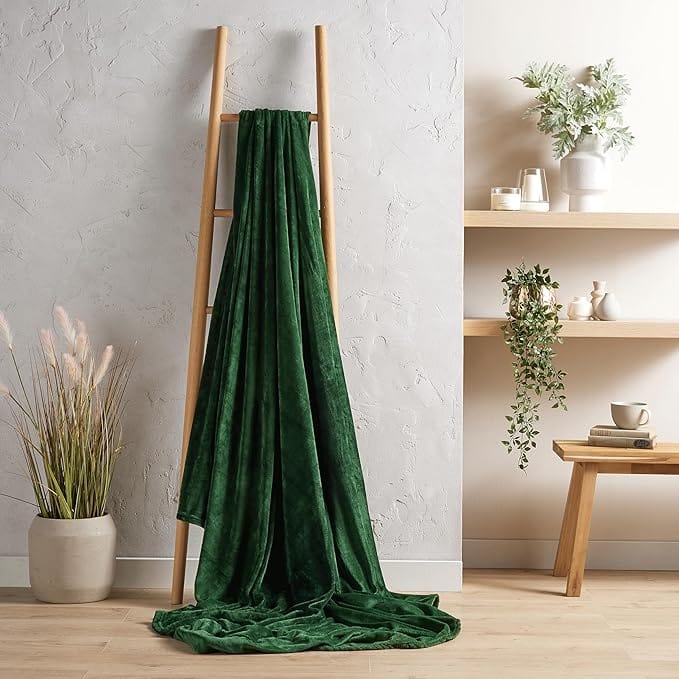 OLIVIA ROCCO Flannel Ultra Soft Fleece Throw Blanket Lightweight All Season For Bed Sofa