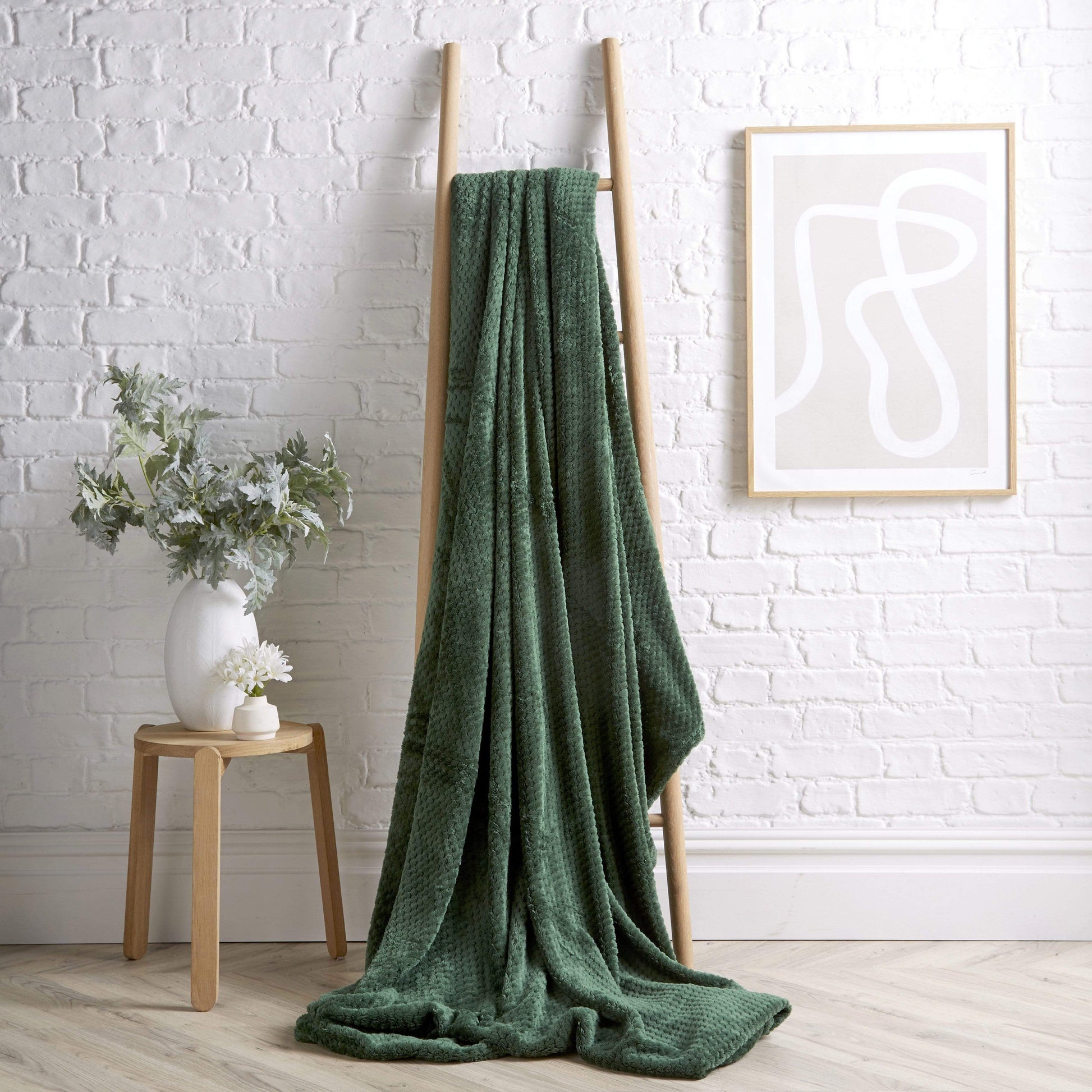 OLIVIA ROCCO Cloud Honeycomb Throw Oversized Chunky Soft Fleece Blanket Faux Fur